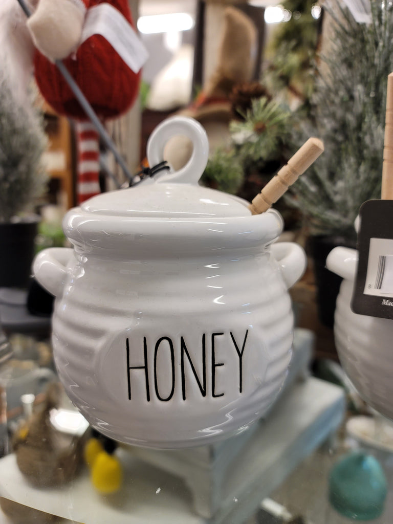 Ceramic honey pot with dipper